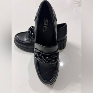 Michael Shannon‎ Black Emilia Lofers Shoes Chunky Chain Women’s Size 8M NWOT
